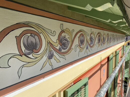 Laure&#x20;Hermet&#x20;&#x3A;&#x20;Artisan&#x20;cr&#x00E9;atrice&#x20;de&#x20;fresques&#x20;en&#x20;peinture&#x20;&#x00E0;&#x20;la&#x20;chaux&#x20;dans&#x20;les&#x20;Alpes-Maritimes